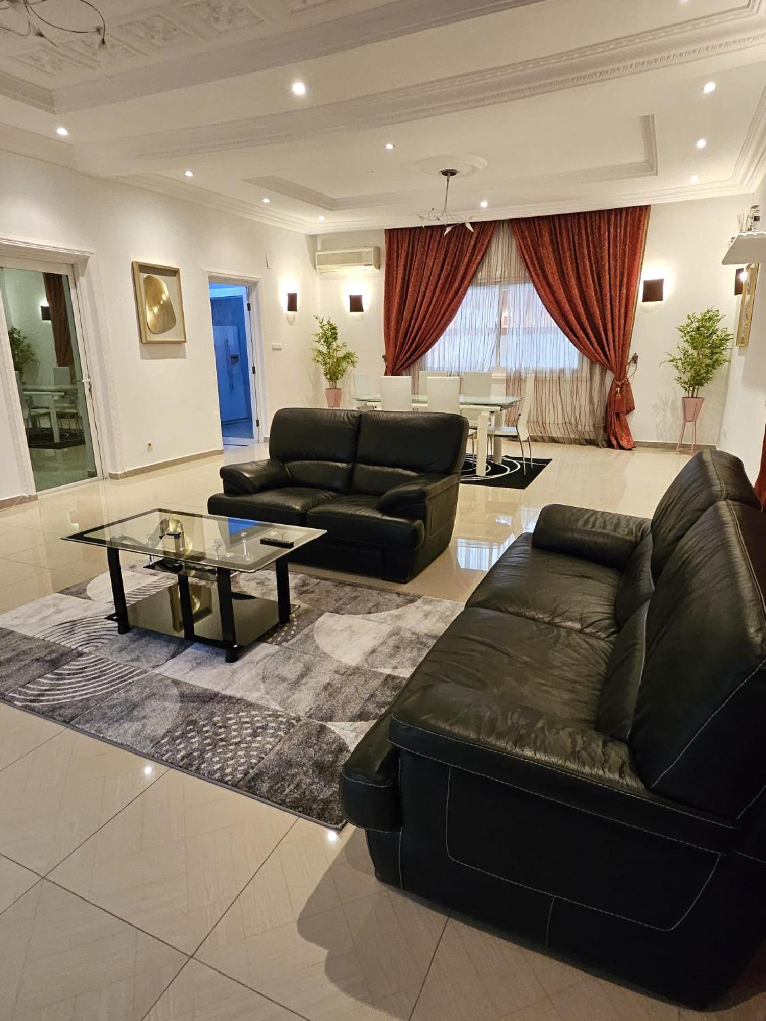Octave'S Apt Pointe Noire Exterior foto